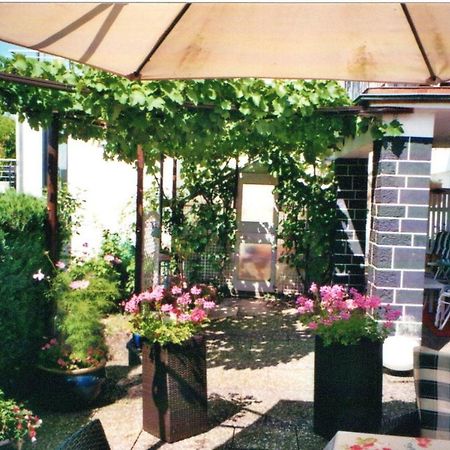 Ferienwohnung Buettner Solms-Oberbiel エクステリア 写真