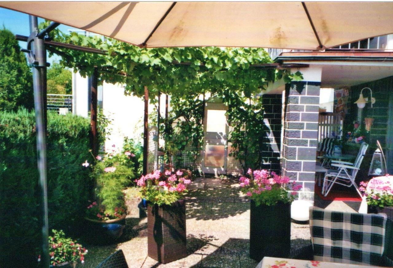 Ferienwohnung Buettner Solms-Oberbiel エクステリア 写真