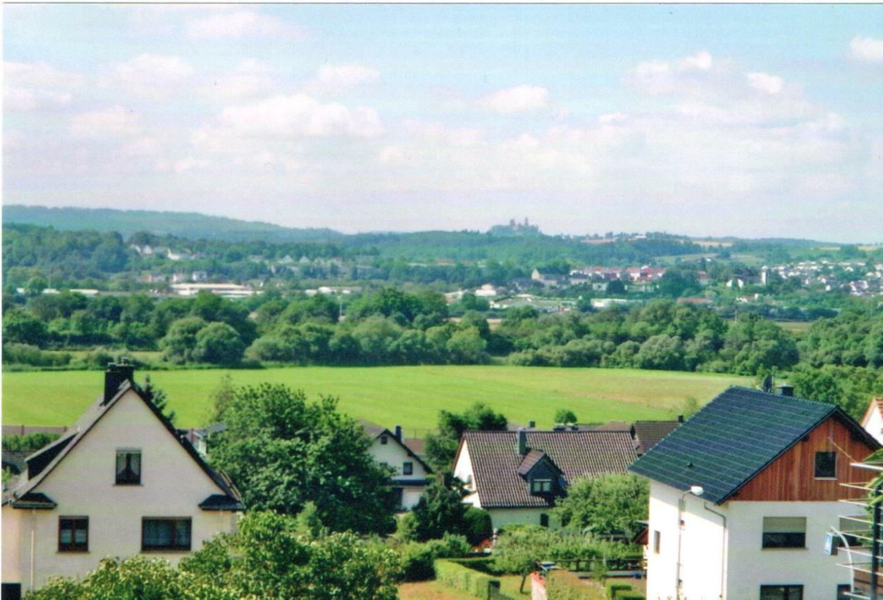 Ferienwohnung Buettner Solms-Oberbiel エクステリア 写真