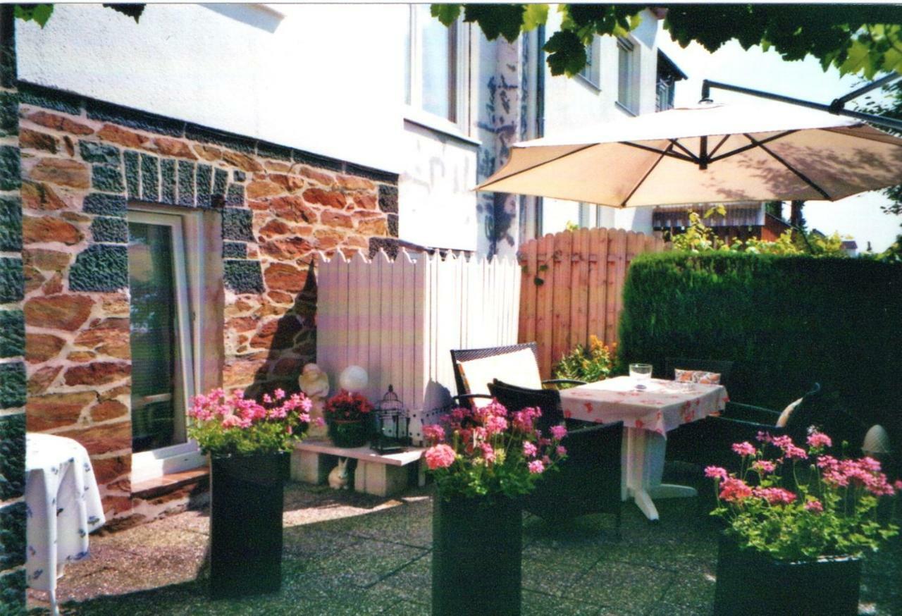 Ferienwohnung Buettner Solms-Oberbiel エクステリア 写真